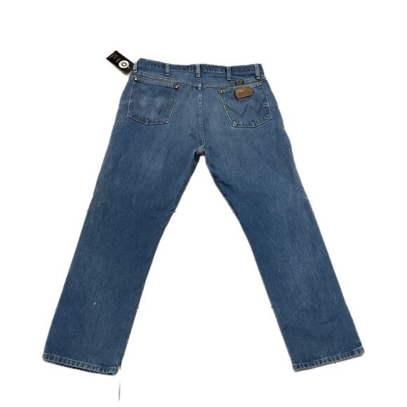 Vintage 90s Wrangler Faded Blue Relaxed Fit Cowboy Jeans - Picture 2 of 8